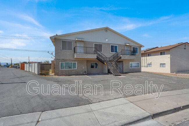 Building Photo - 801 N Major Ave Unit Apt A