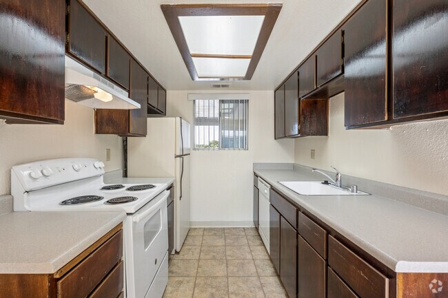 Plan 2 - 2BR, 1BA - 871SF - Kitchen