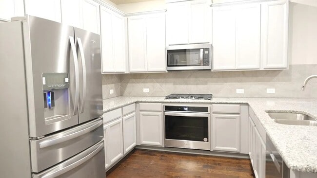 Photo - 332 Blackthorne Dr