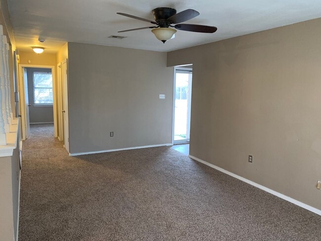 Photo - 411 NE 27th St