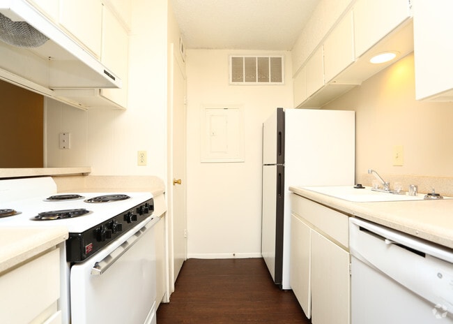 2BD,2BA - 1045 SF