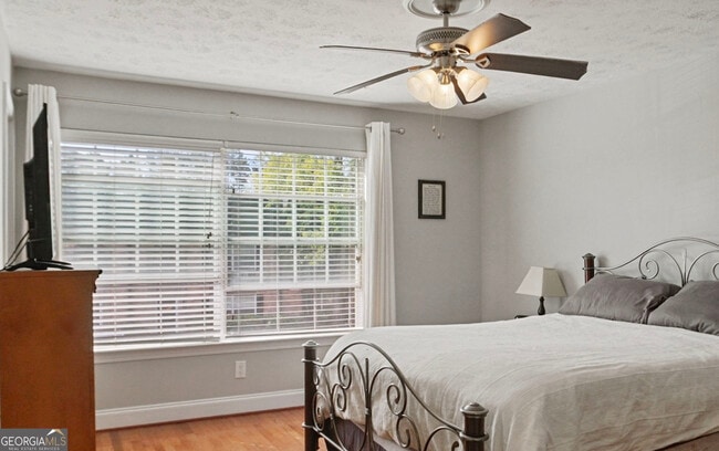 Photo - 6980 Roswell Rd