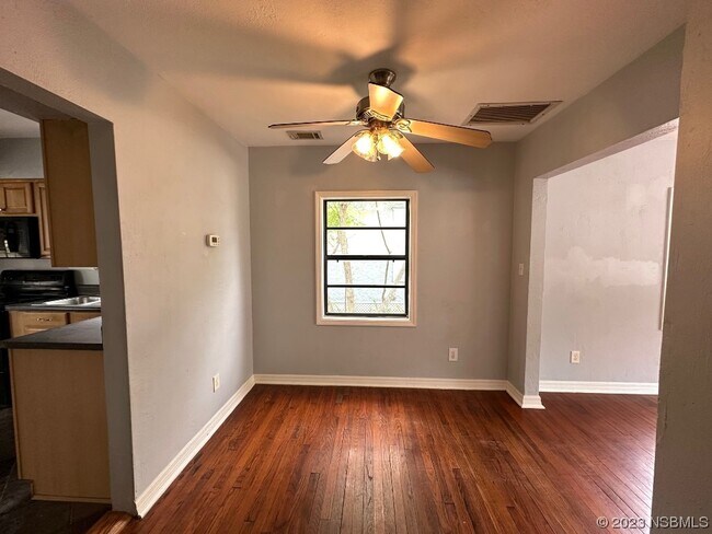 Photo - 304 Washington St