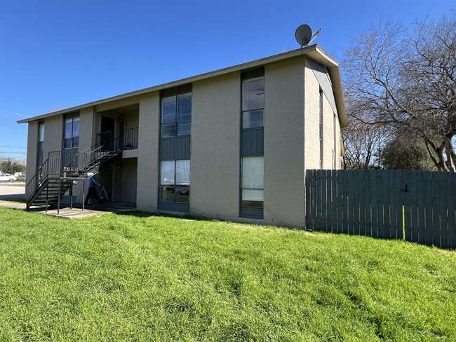 Photo - 200 Uhland Rd Apartments Unit 2