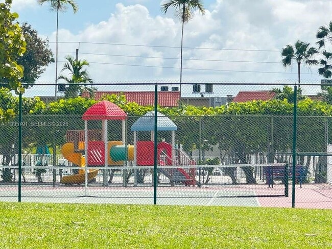 Photo - 5201 Geneva Ct Unit 113