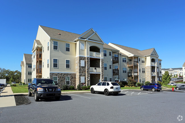 Primary Photo - Hawthorne Gardens Apartments