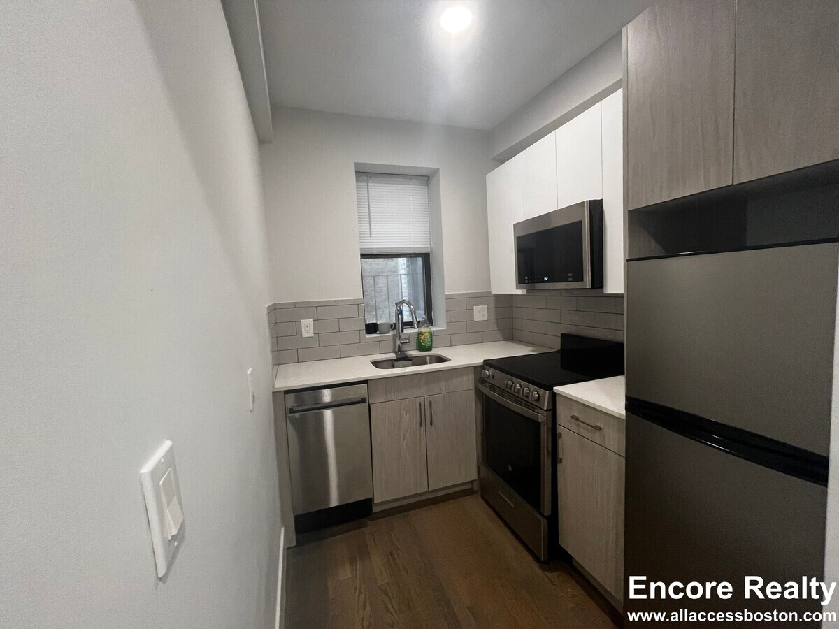 Photo - 19 Peterborough St Unit 11