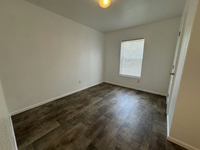 Photo - 825 N Lamb Blvd