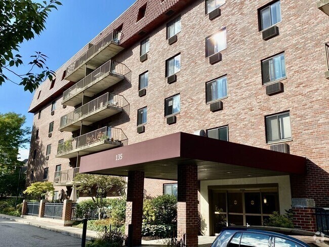 Building Photo - 135 Pleasant St Unit 406 Rental