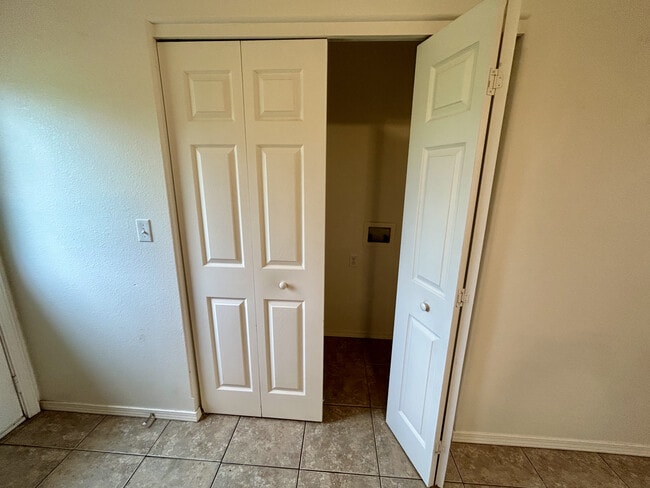 Photo - 63030 E 285 Ct Unidad A