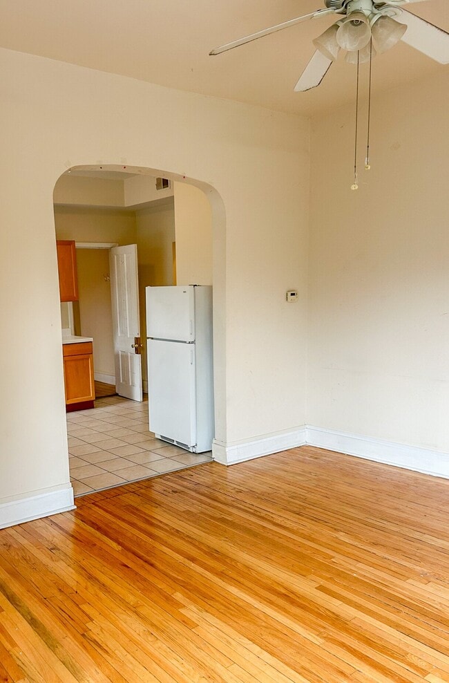 Photo - 703 W Willow St Unit 2