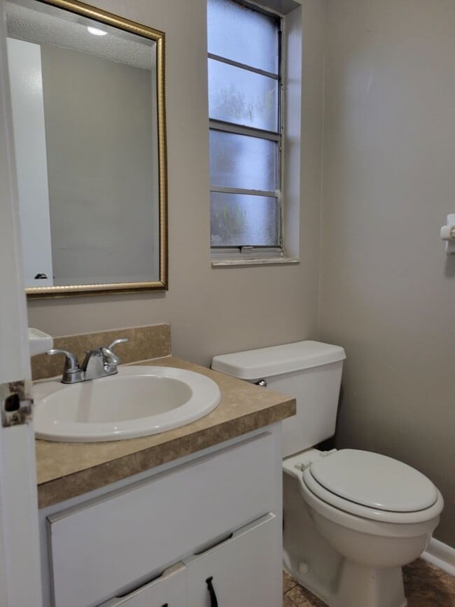 Photo - $1095 - 2/1.5 - Arlington - Super Cute - Great Location