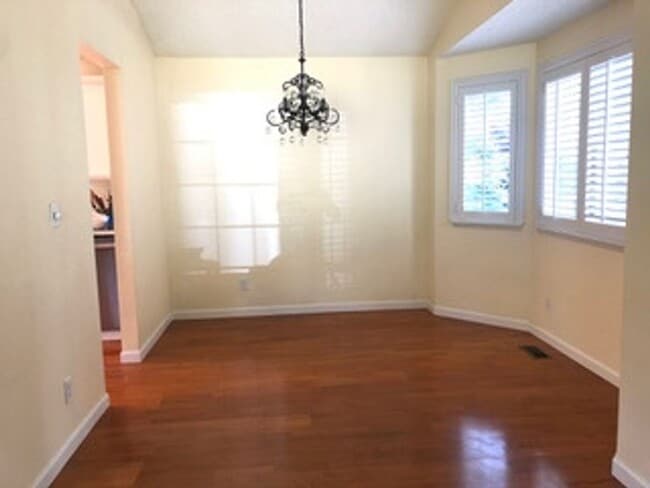 Photo - Spacious 4 bedroom in Finn Hill/Juanita area in a cul-de-sac with large backyard