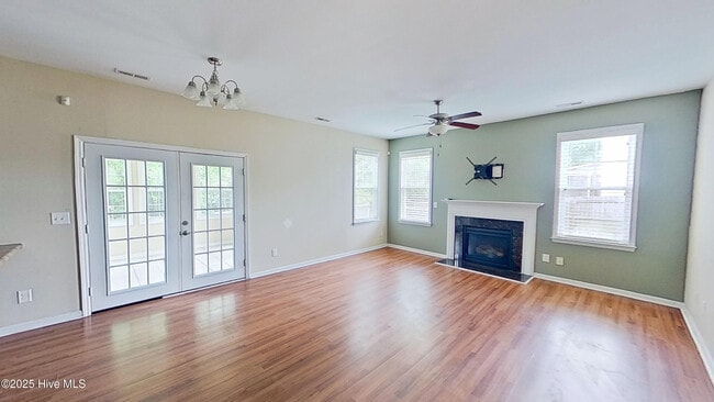 Photo - 601 Fosse Way
