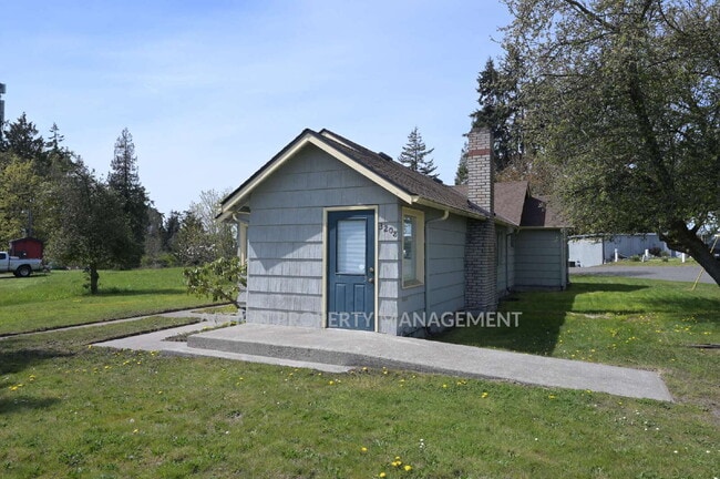 Building Photo - 3 bed 1 bath home in Port Angeles