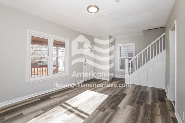 Photo - 563 Garry Rd