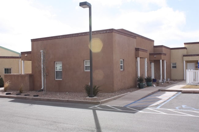 Villa Alegre Apartments For Rent In Santa Fe Nm Forrent Photo Villa Alegre Apartments