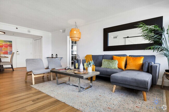 Building Photo - 5225 Collins Ave Rental