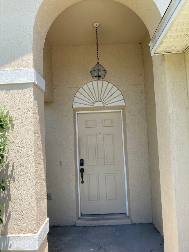 Photo - 867 Lake Jackson Cir House