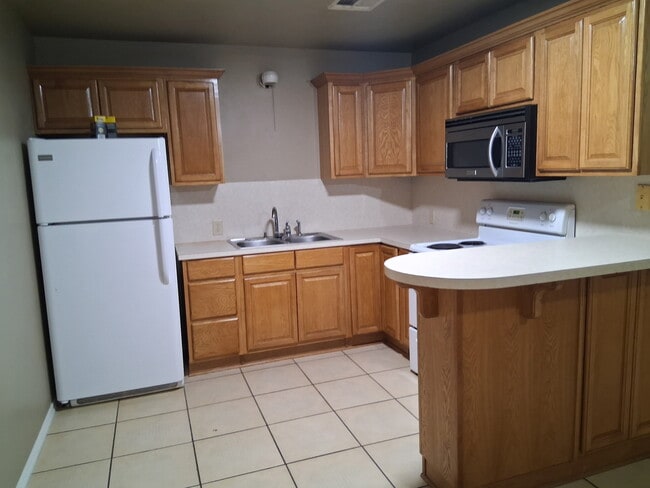 Building Photo - 111 E Sandy Creek Dr Unit 2 Rental