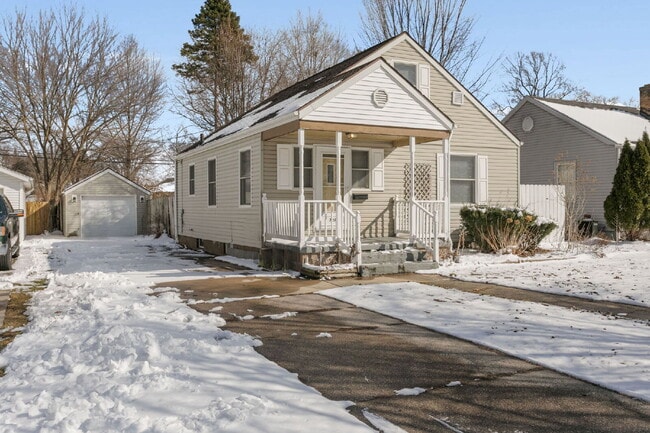 Photo - 724 Northwood Dr