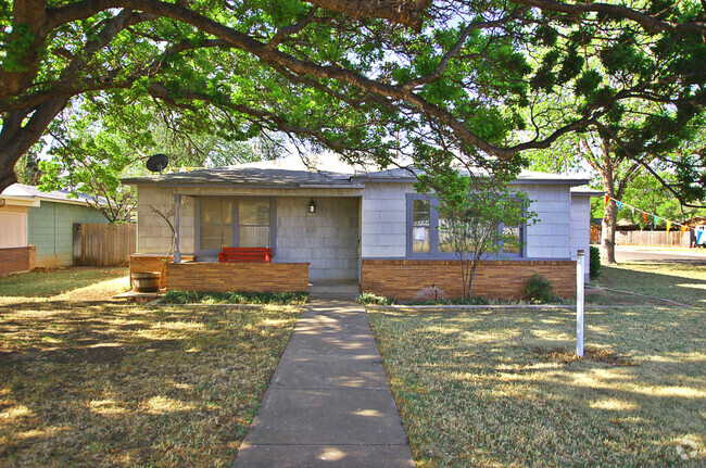 Building Photo - 4213 43rd St Unit A Rental