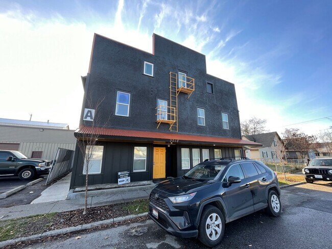 Photo - 3018 E Everett Ave
