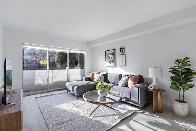 Photo - 2225 W 8th Ave Unit ID1051841P