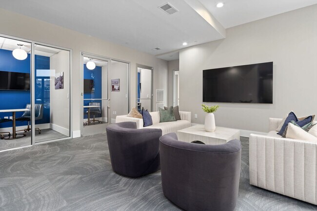 810 Ninth apartments — community photo