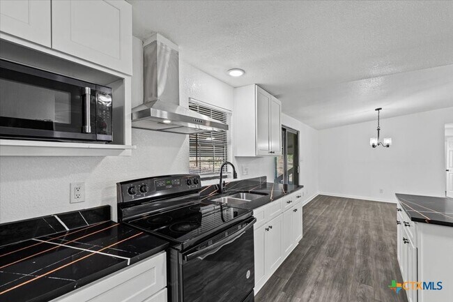 Photo - 180 Dunlap Cir