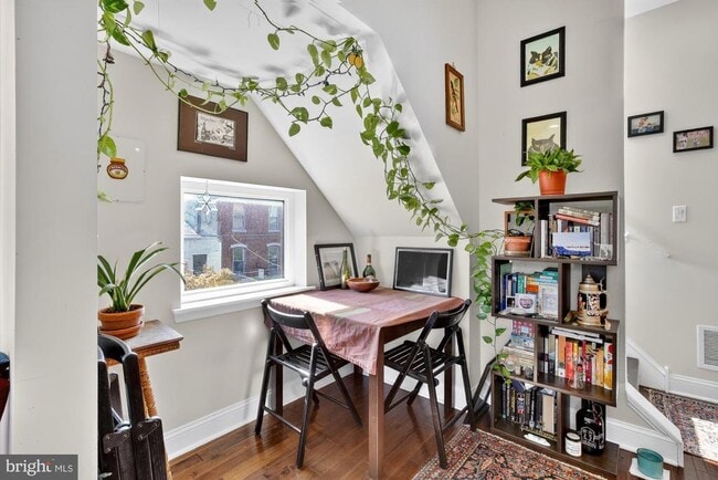 Building Photo - 2050 Frankford Ave Unit D Rental