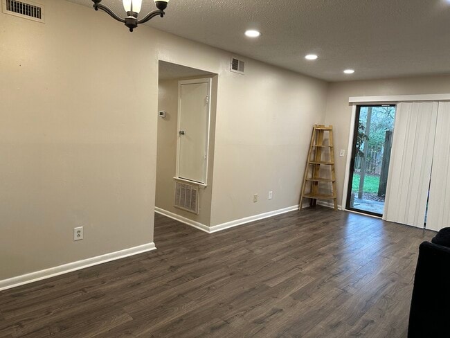 Photo - 3156 Heathstead Pl Unidad E