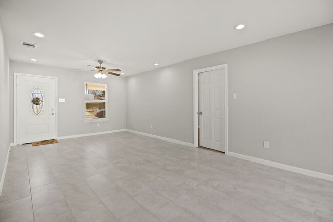 Photo - 5123 Ridgeway Dr