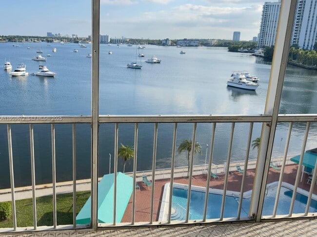 Photo - 2910 Point E Dr