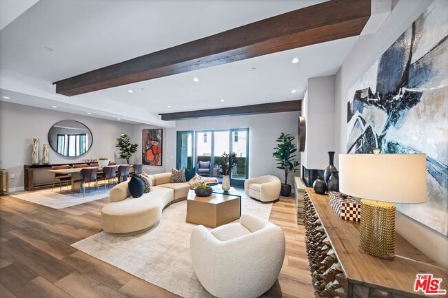 Photo - 160 N La Peer Dr Unidad 205