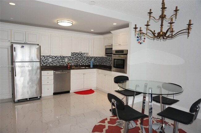 Photo - 19370 Collins Ave Unidad 1417