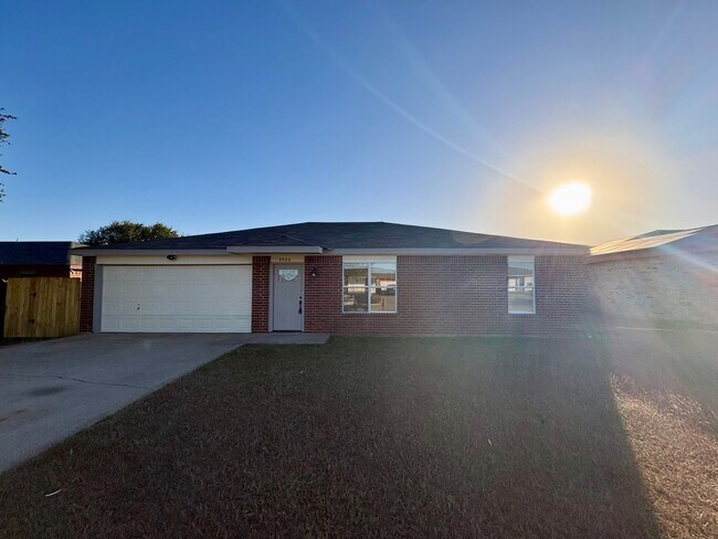 Building Photo - 4506 Windcrest Dr