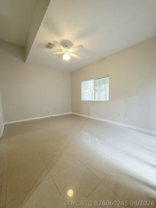 Photo - 260 Crestwood Cir Unit 102