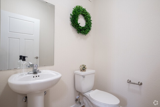 4BR, 4.5BA - 1,660SF - Half Bath