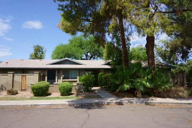 Photo - 3304 S Parkside Dr