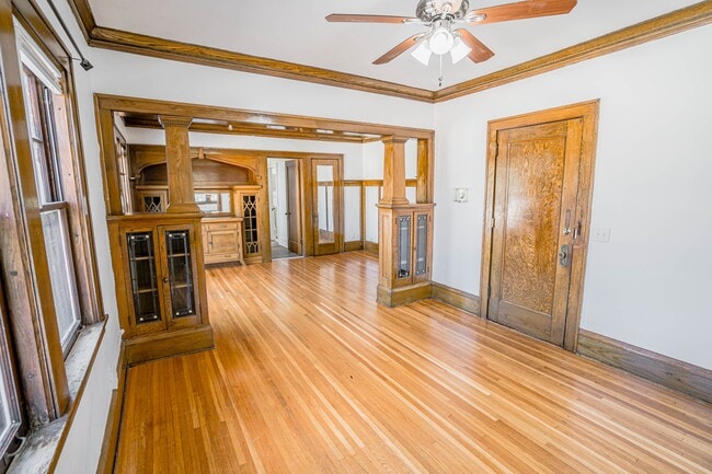 Photo - 990 Grand Ave