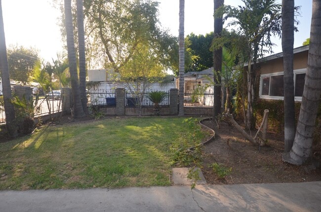 Photo - 19201 Strathern St
