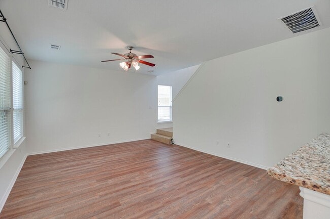 Photo - 1609 Waxberry Ln
