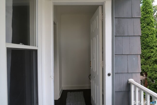 8 Rockwell Ave