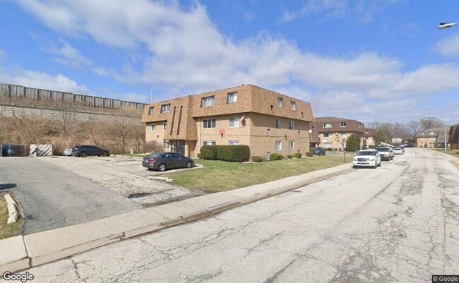 Building Photo - 10440 Natoma Ave Unit 5