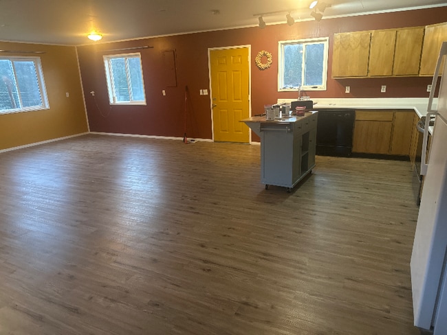 Photo - 1110 N Main Ave