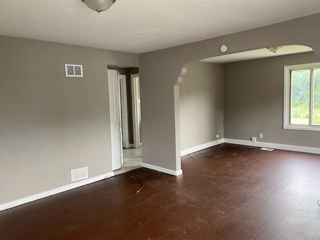 Photo - 7061 Idlewild Ave