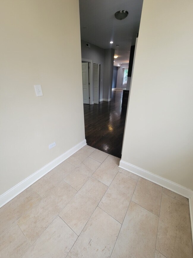 Photo - 4406 S Maplewood Ave