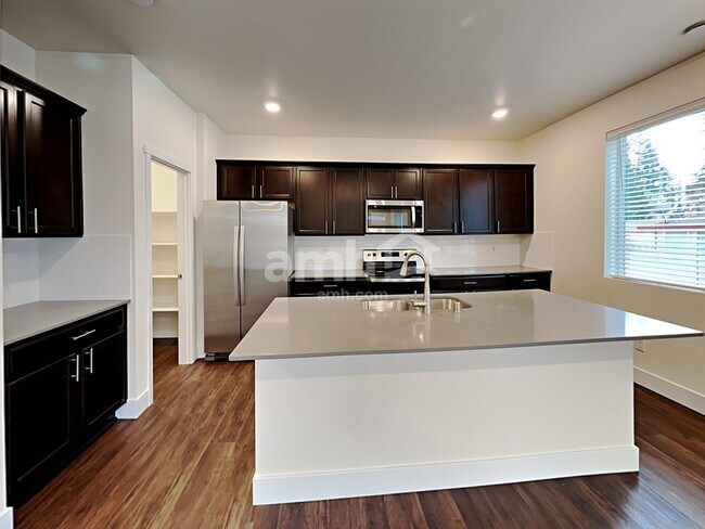 Photo - 1446 N Alderleaf Avenue