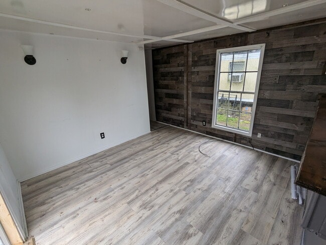 Photo - 110 Armentor St